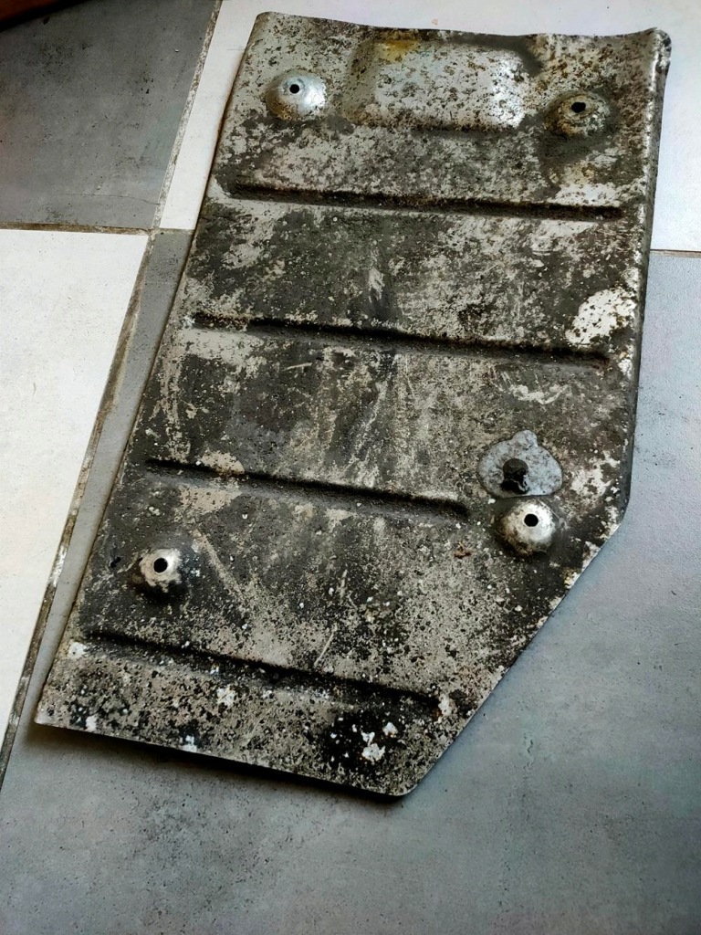 Накладка nad гаситель конечный mercedes 107 Недорого