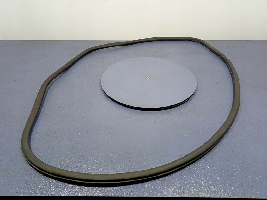 фото №1, Chrysler pacifica ii 16- прокладка двері перед 68188726ad