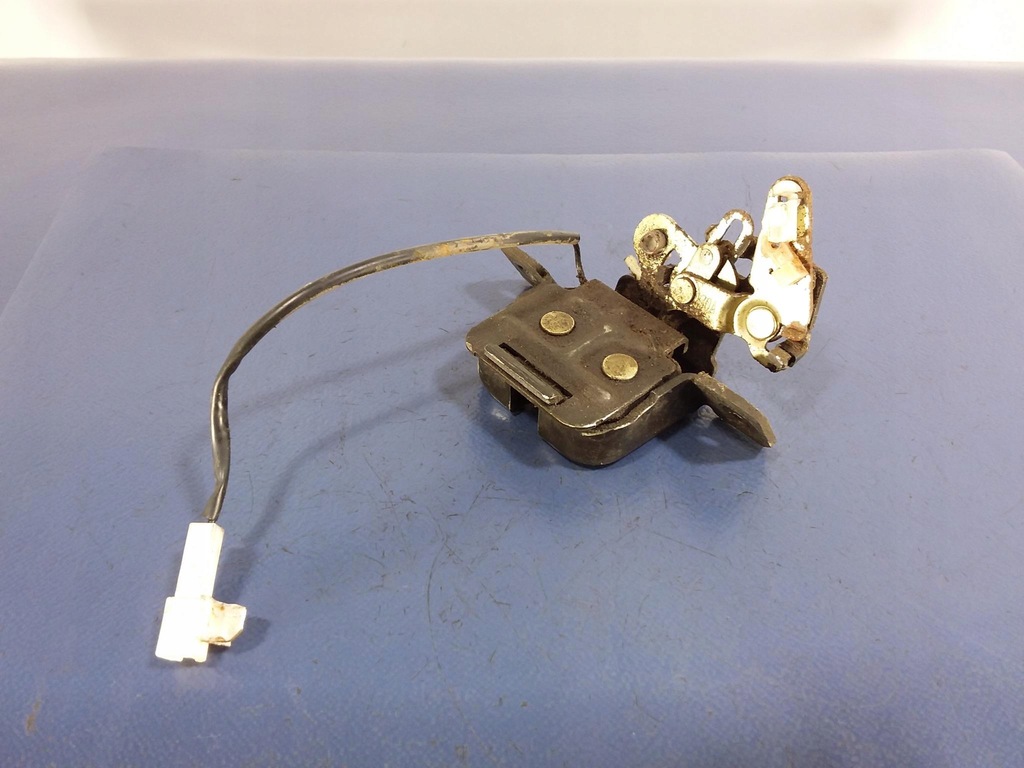 фото №1, Kia carens ii замок крышки задний