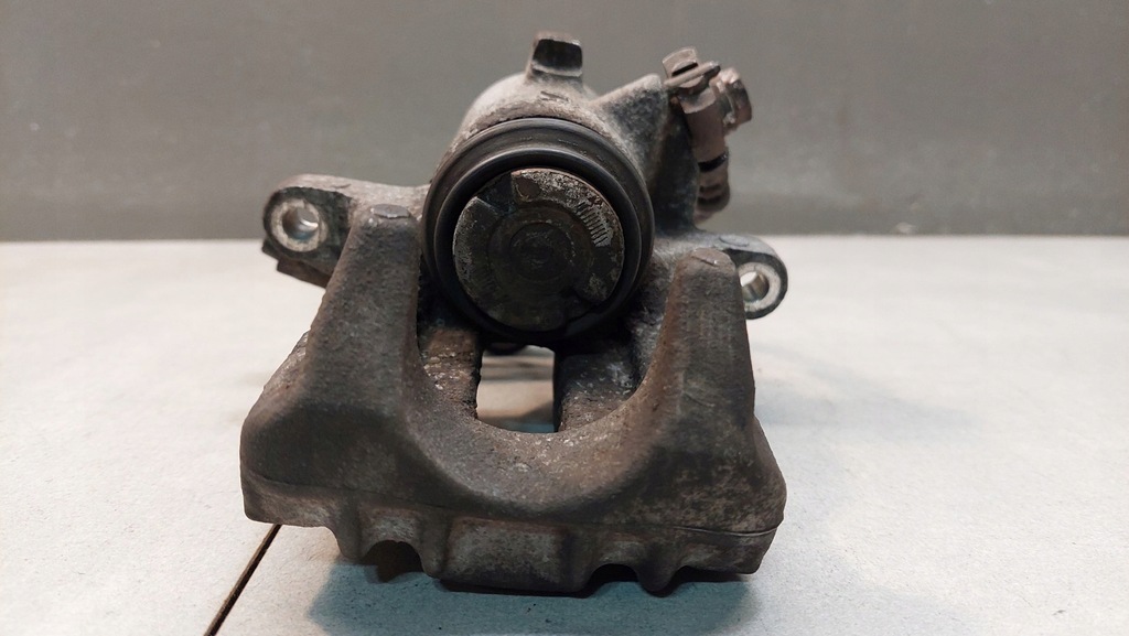 фото №4, Супорт гальмівний лівий задня audi a4 b6 cabrio