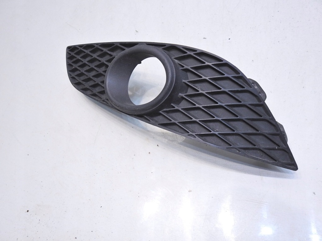 Решётка бампера правый  opel astra 3 h рестайлинг Недорого