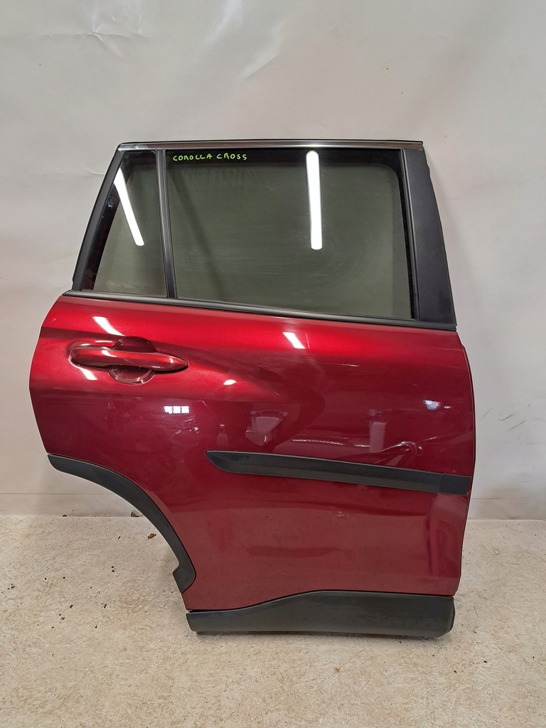 фото №1, Toyota corolla cross дверь правое задние правый задняя