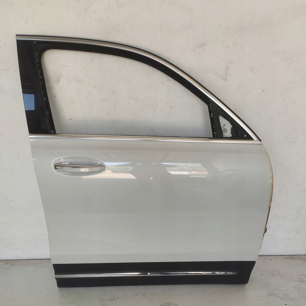 фото №1, Mercedes x247 glb 2022 дверь правый перед