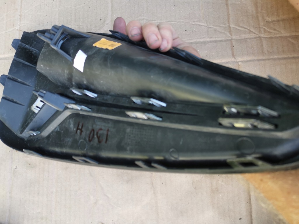 Hyundai i30 рестайлінг  решітка бампера права 86564-g4520 Київ