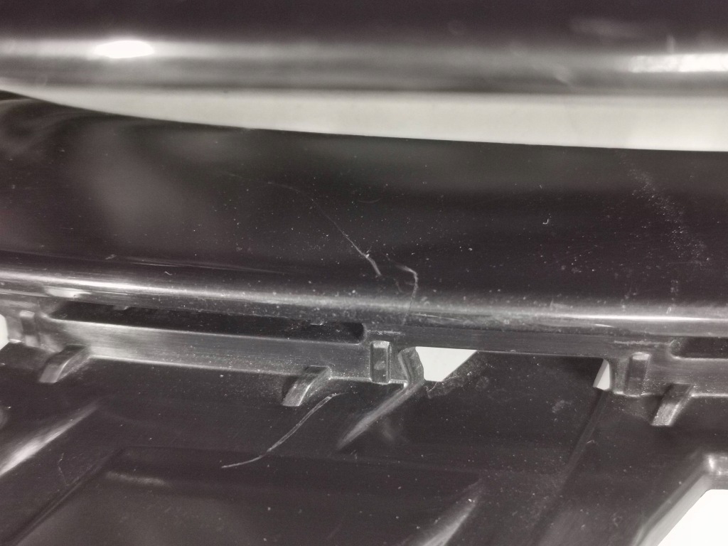 Решётка бампера передний bmw 1 f40 правый  1 левая 383. Доставка