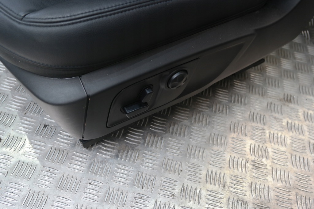 фото №5, Maserati levante сиденья заднее сиденье обшивки салон m189