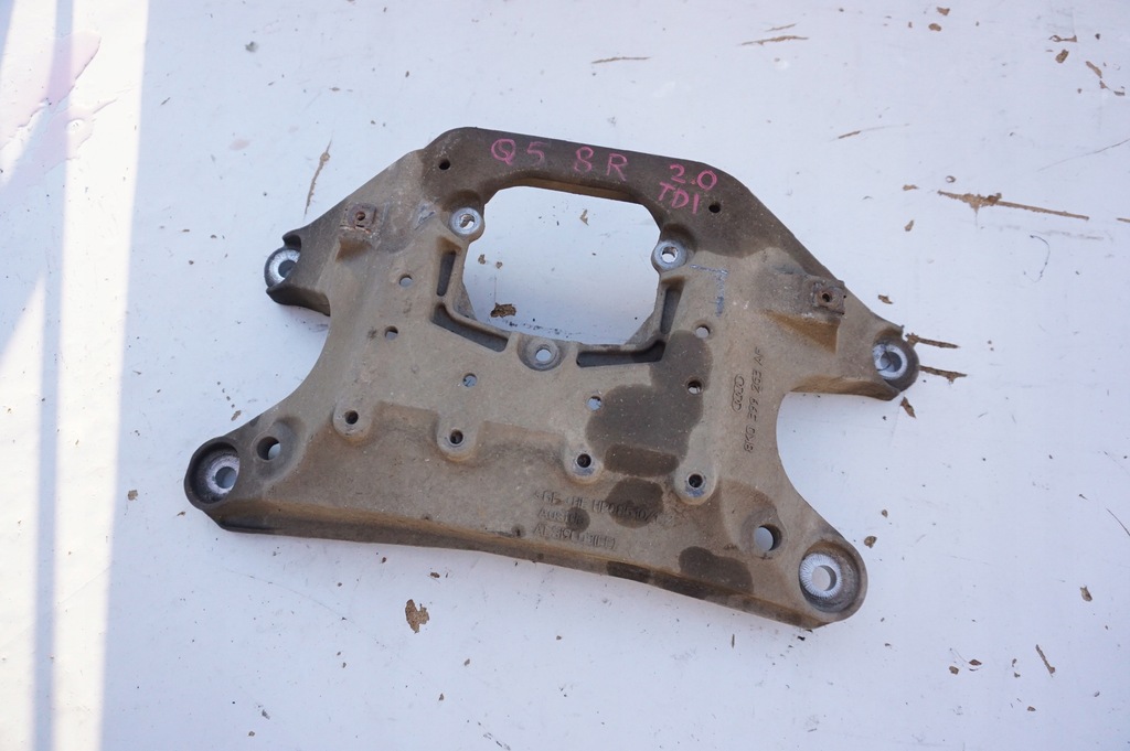 фото №1, Кронштейн 8k0399263af audi q5 8r