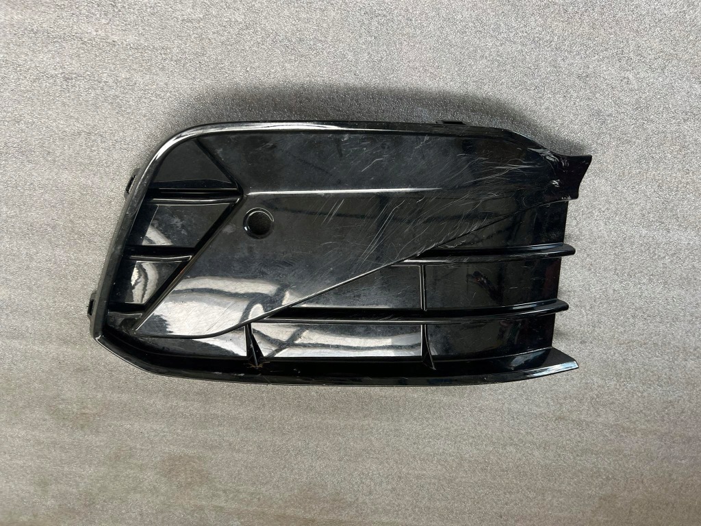 фото №1, Vw golf 8 viii r-line 5h0 решітка бампера права