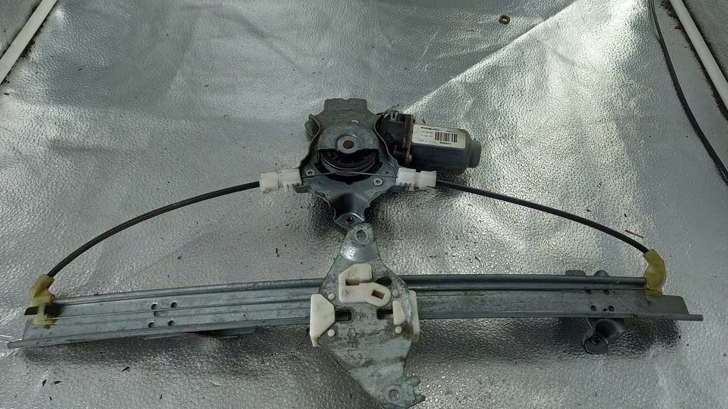 фото №1, Pod.szyby левый задняя nissan primera p12 03r hb