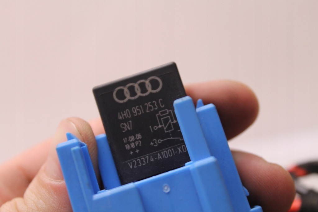 фото №8, Audi r8 ii 4s 16r- 5.2 fsi коробка запобіжників