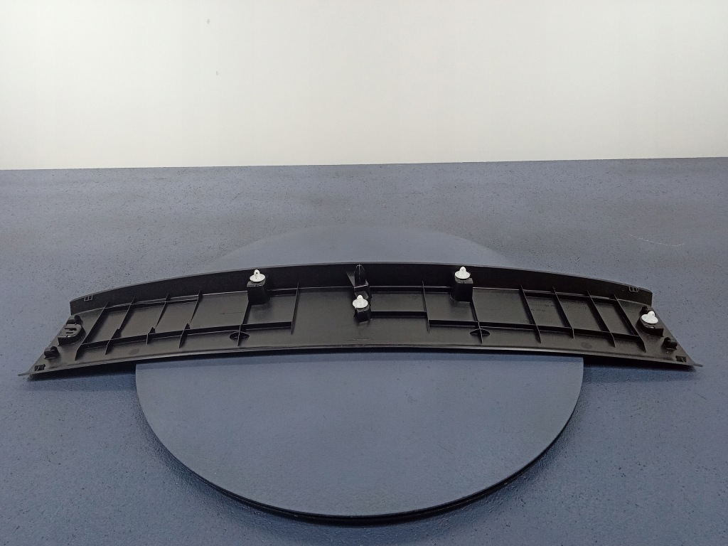 фото №2, Bmw 1 f40 защита крышки багажника рамка 7456056