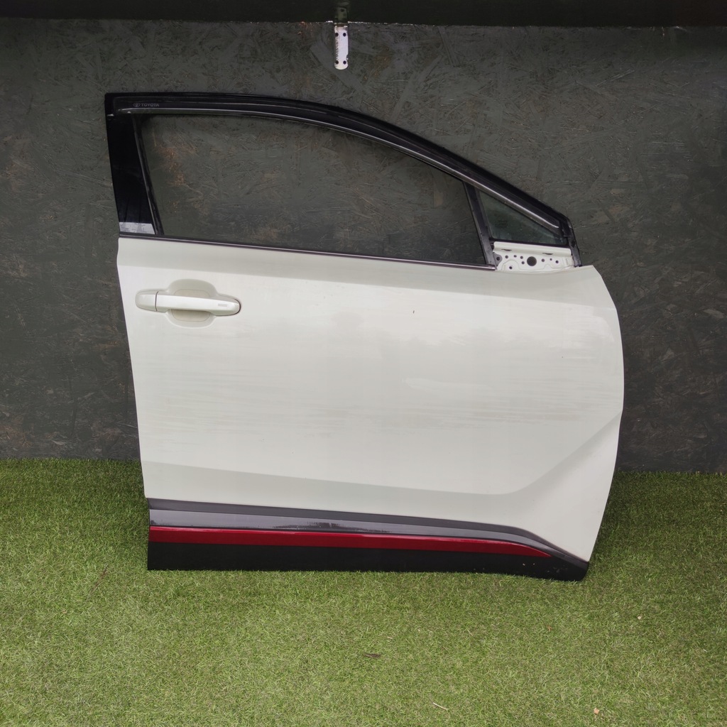 фото №1, Toyota chr c-hr дверь правое передние 070
