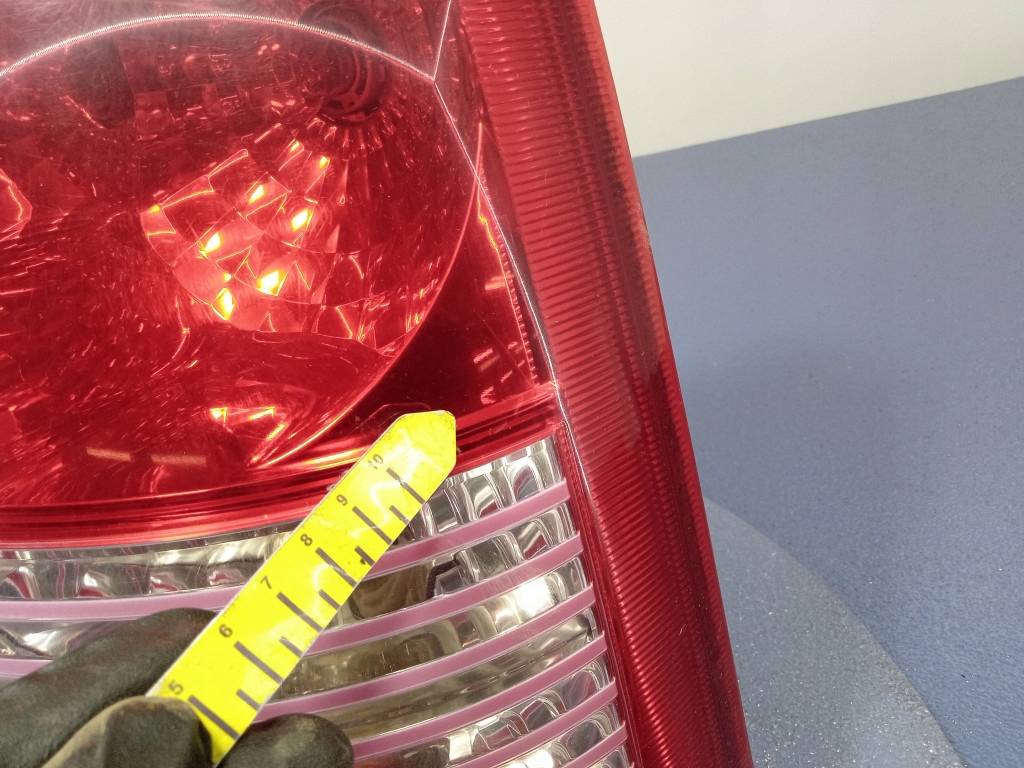 фото №10, Kia picanto i 04- лампа задняя правая задняя 92402-070