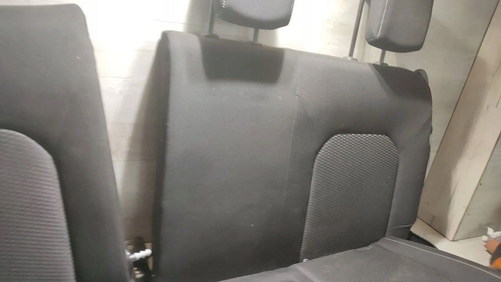 Dacia duster 2 2017 заднє сидіння задній Зі Шроту