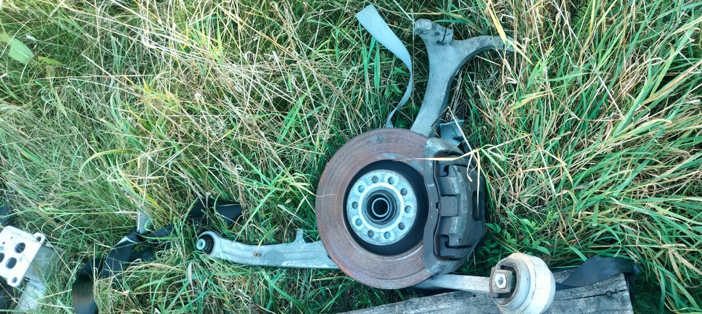 фото №4, Поворотний кулак ступиця комплектна правий лівий перед audi a8 d3