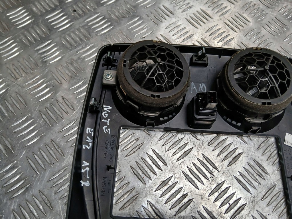 фото №8, Nissan note e12 панель средний рамка 682603vv0a 2015r