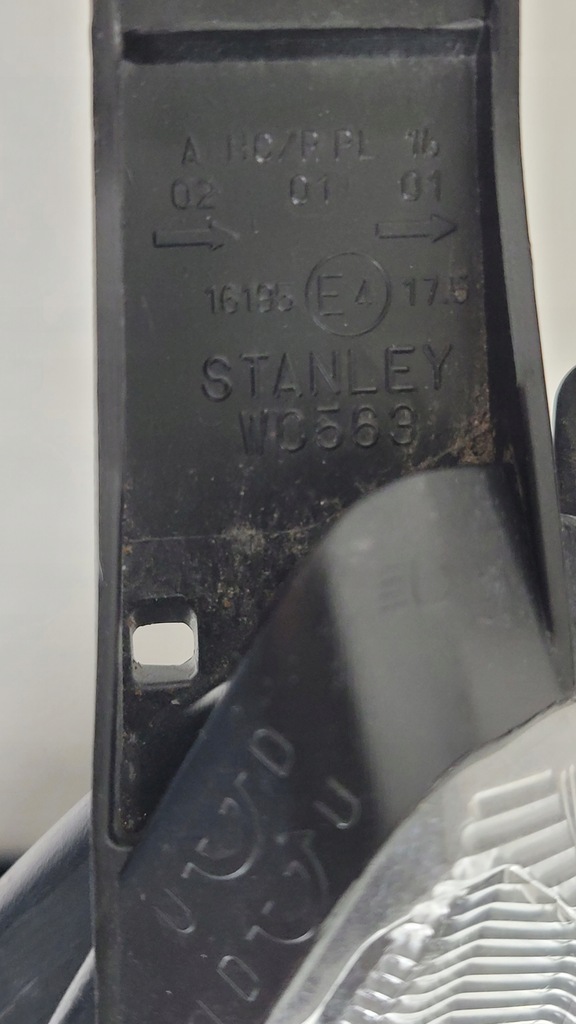 фото №15, Лампа левая обычная mitsubishi space star ii 2012- stanley w0504 w0563