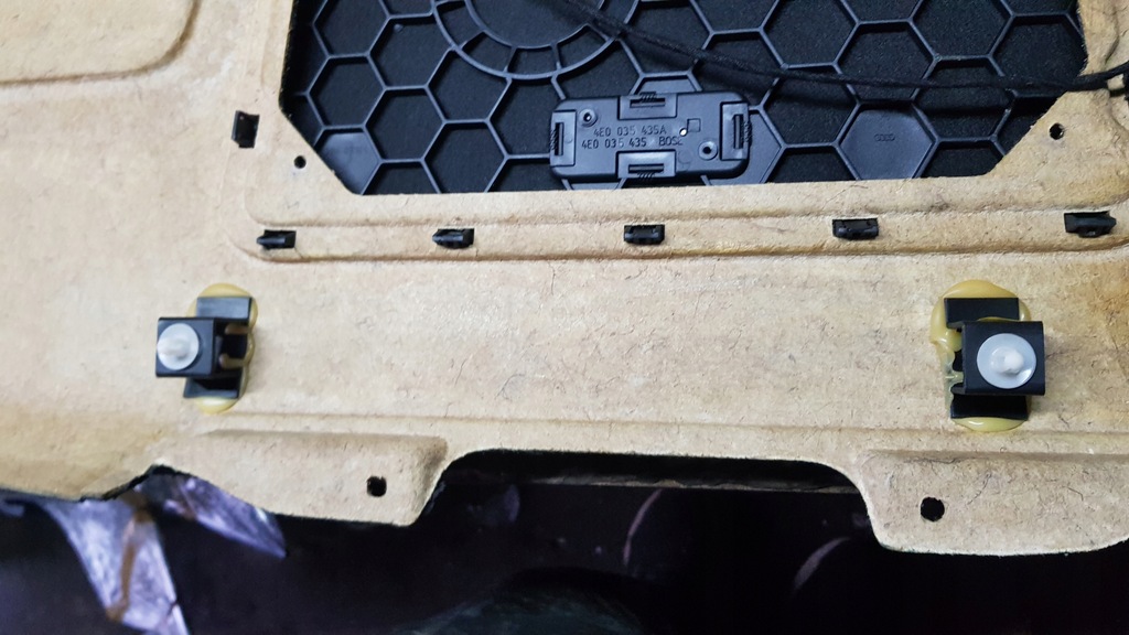 фото №12, Audi a8 d3 3.0 tdi полка задняя багажника