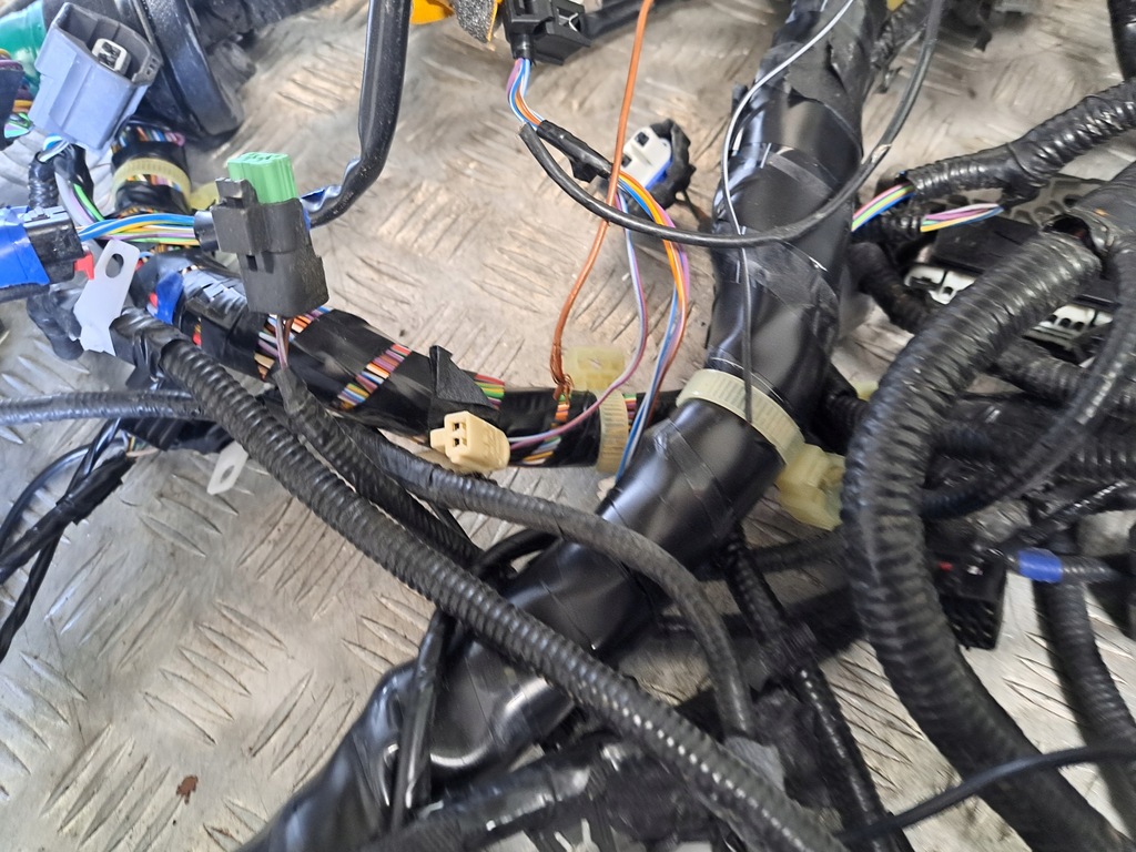 фото №8, Ford ranger 2019 r 3.2 tdci електропроводка відсік двигуна