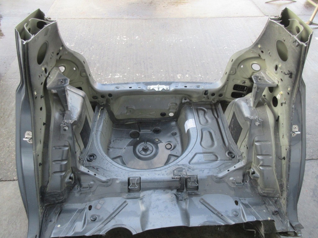 фото №4, Skoda fabia ii hb 5d 9153 pas задний четверть