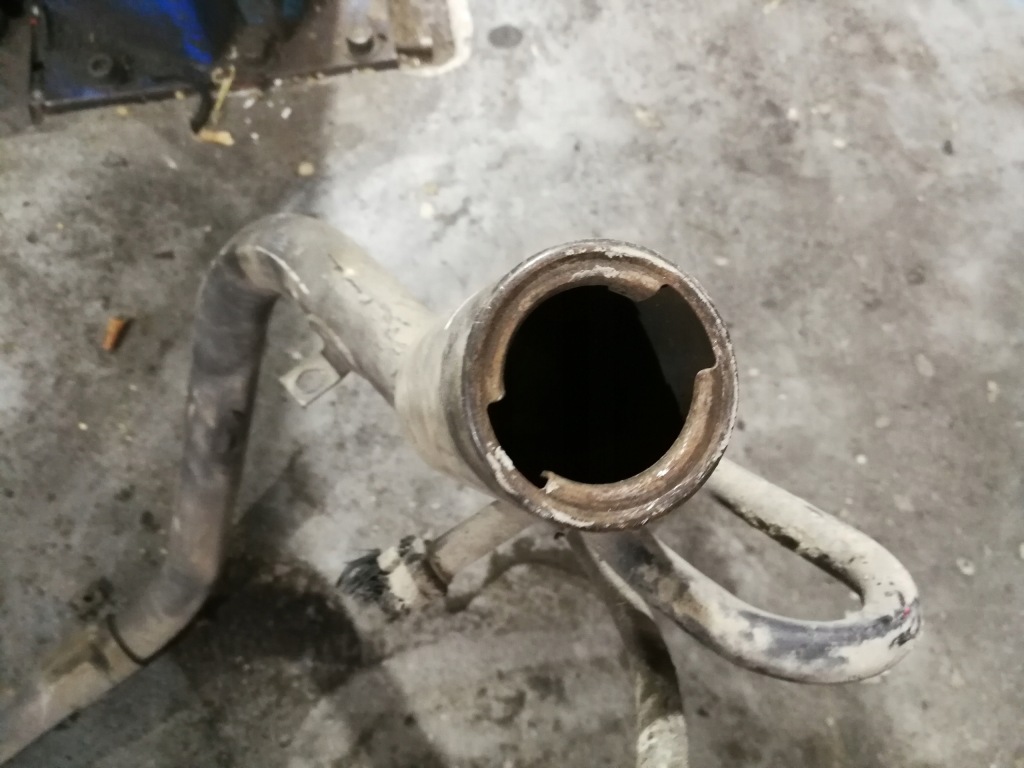 Труба заливной топлива bez коррозия bmw e30 171 Недорого