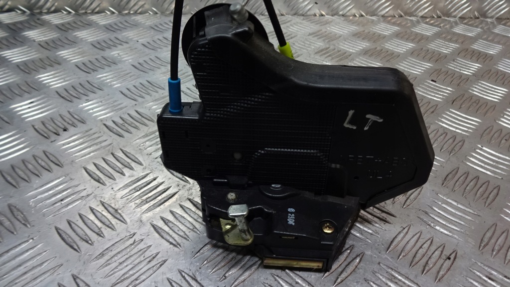 фото №5, Замок двері правий перед toyota avensis t25 2pin