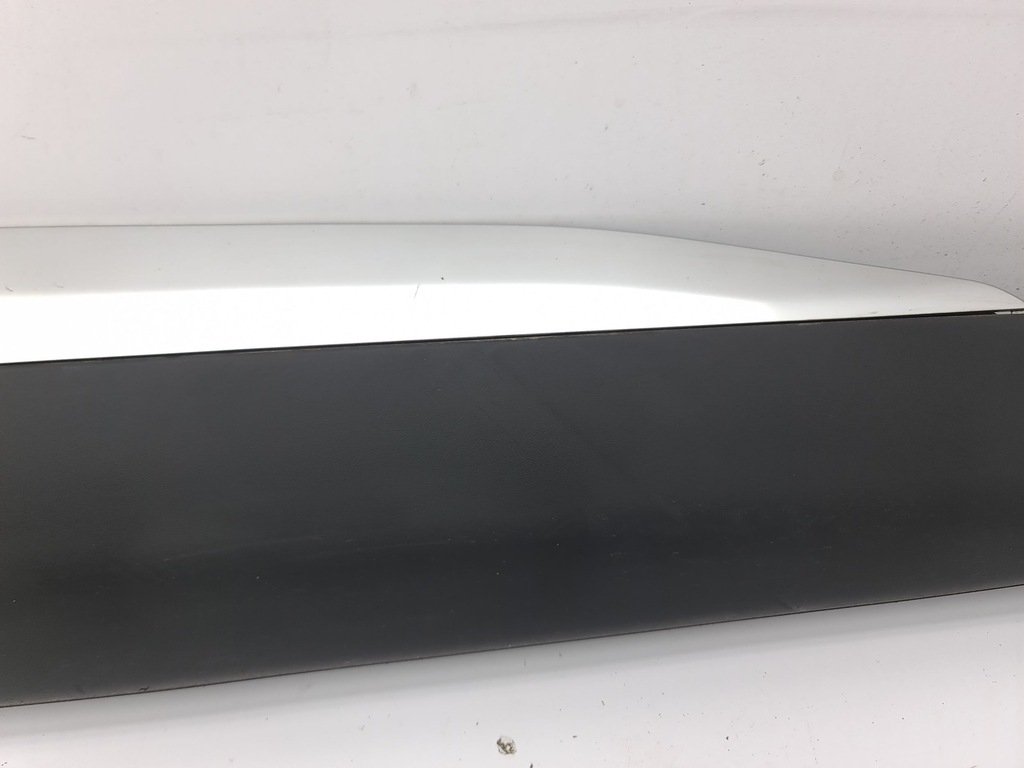 фото №7, Peugeot 2008 ii 2021 правая сторона молдинг дверь передних