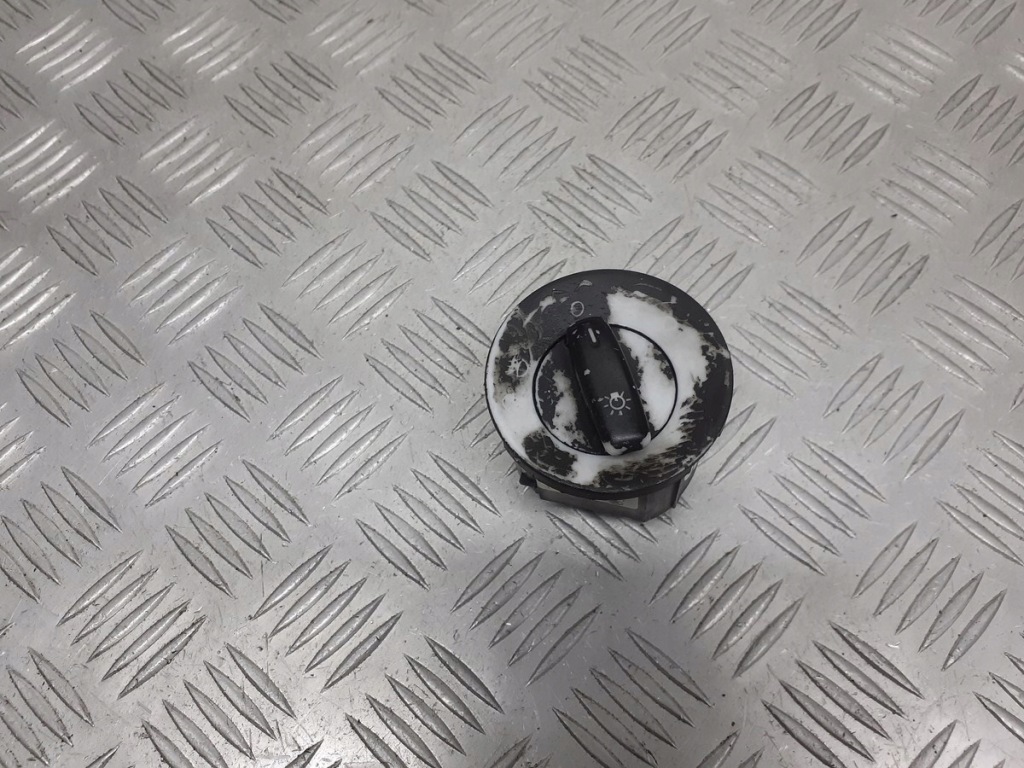 фото №1, Выключатель света skoda octavia ii 1z0941431c