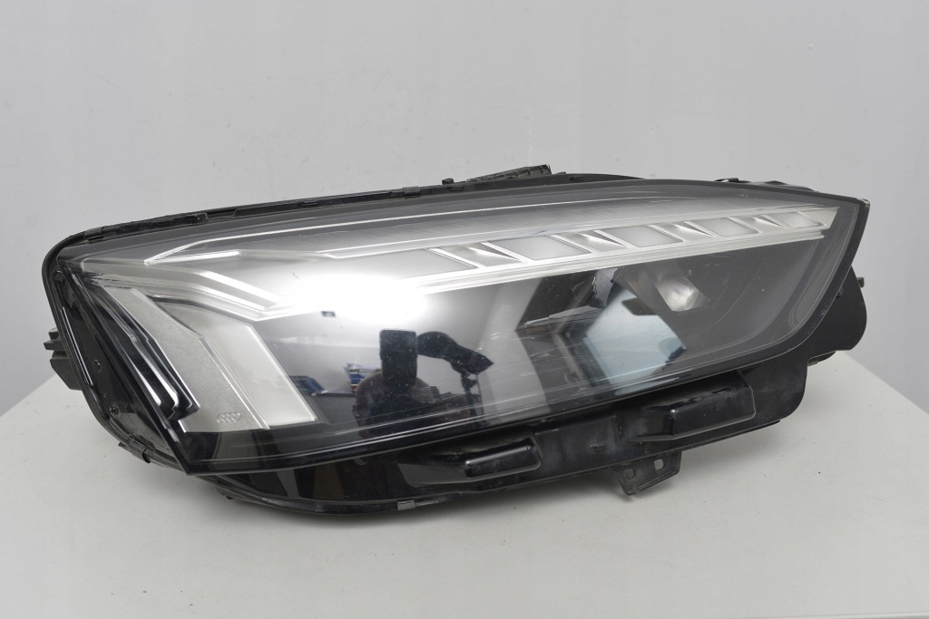 Купити Audi a5 8w6 рестайлінг  фара правий full led 8w6941040