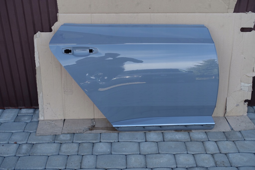 фото №1, Vw arteon дверь задняя задние правое молдинг нижняя хром