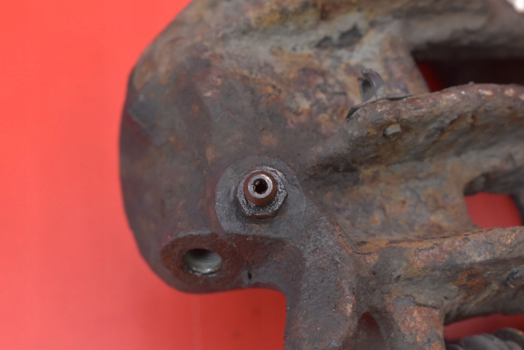 Суппорт тормозной правый перед 9633118980 peugeot 607 2.2 16v 158 km 00-04 Недорого