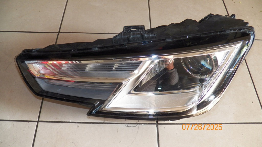 фото №1, Лампа ліва перед audi a4 b9 bi xsenon 8w0941005