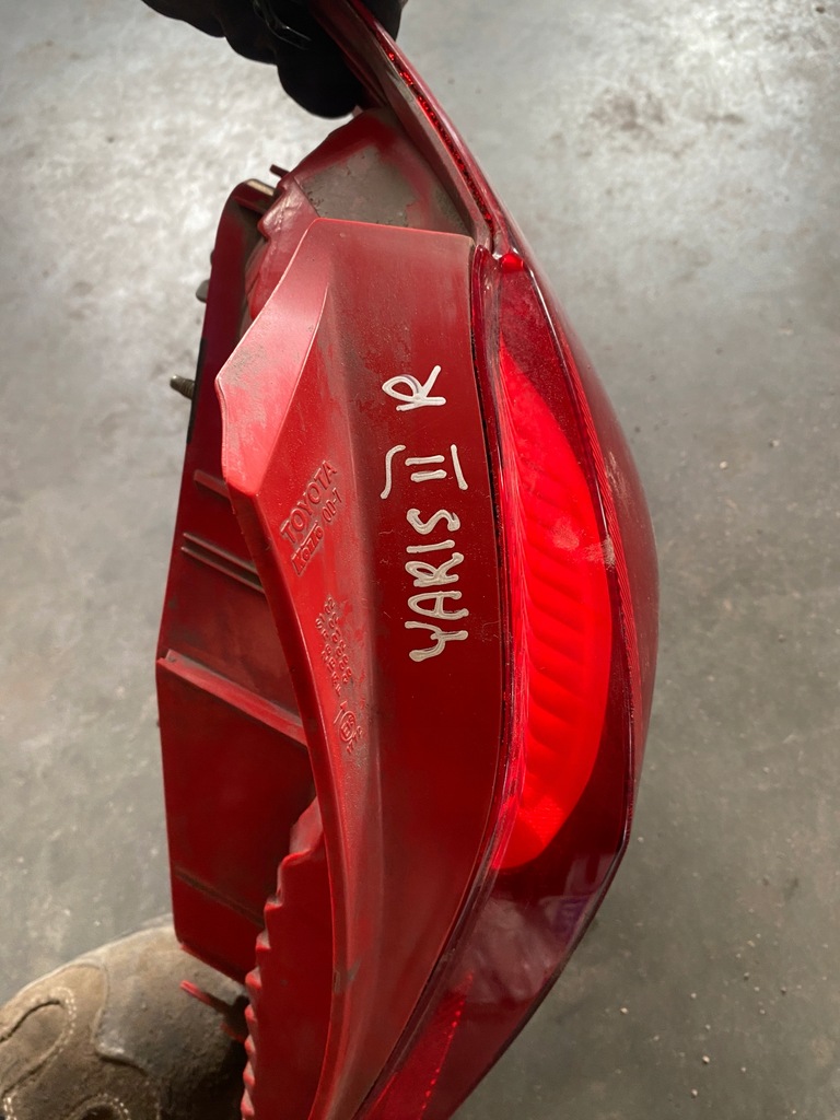 фото №5, Toyota yaris ii лампа правый задняя