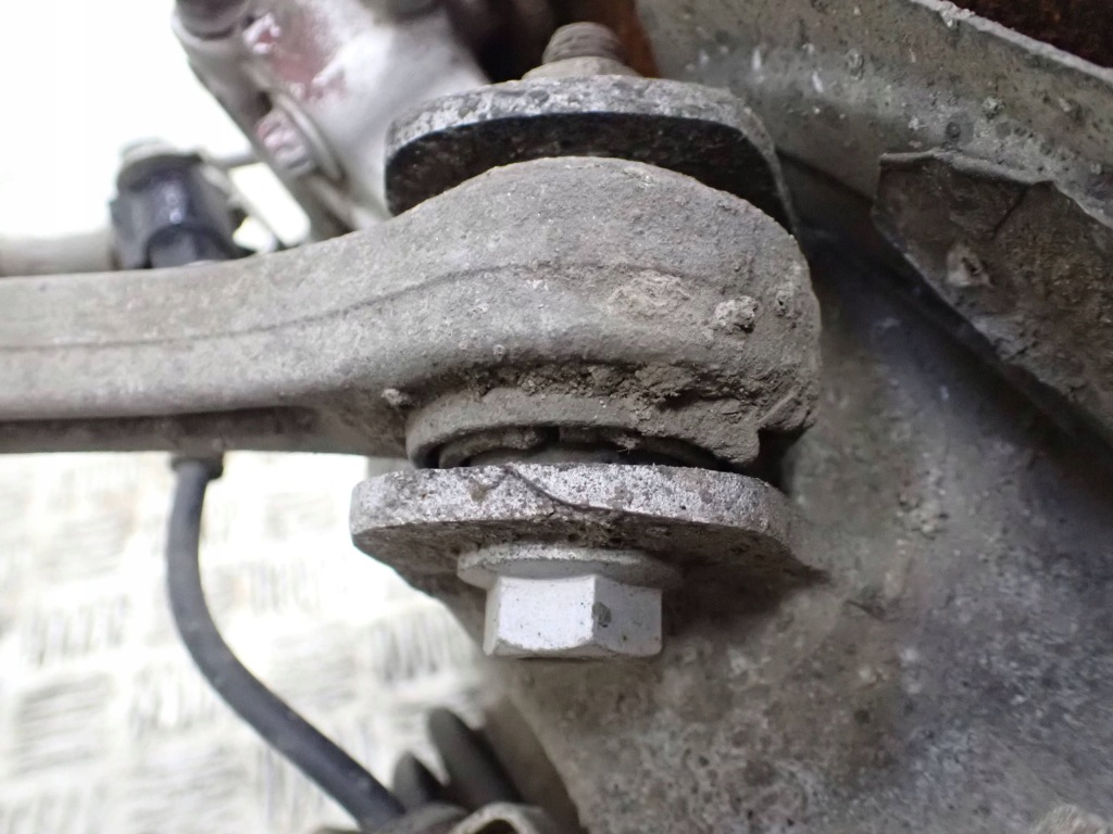 Поворотний кулак диск супорт привідний вал porsche panamera 970 задні ліва Недорого