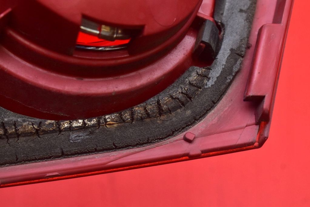 фото №9, Лампа ліва задня задня p2913l mazda 3 1 i bk 5d hb 03-06