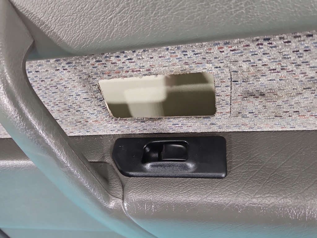 фото №2, Обивка дверь задняя правая обшивка opel monterey