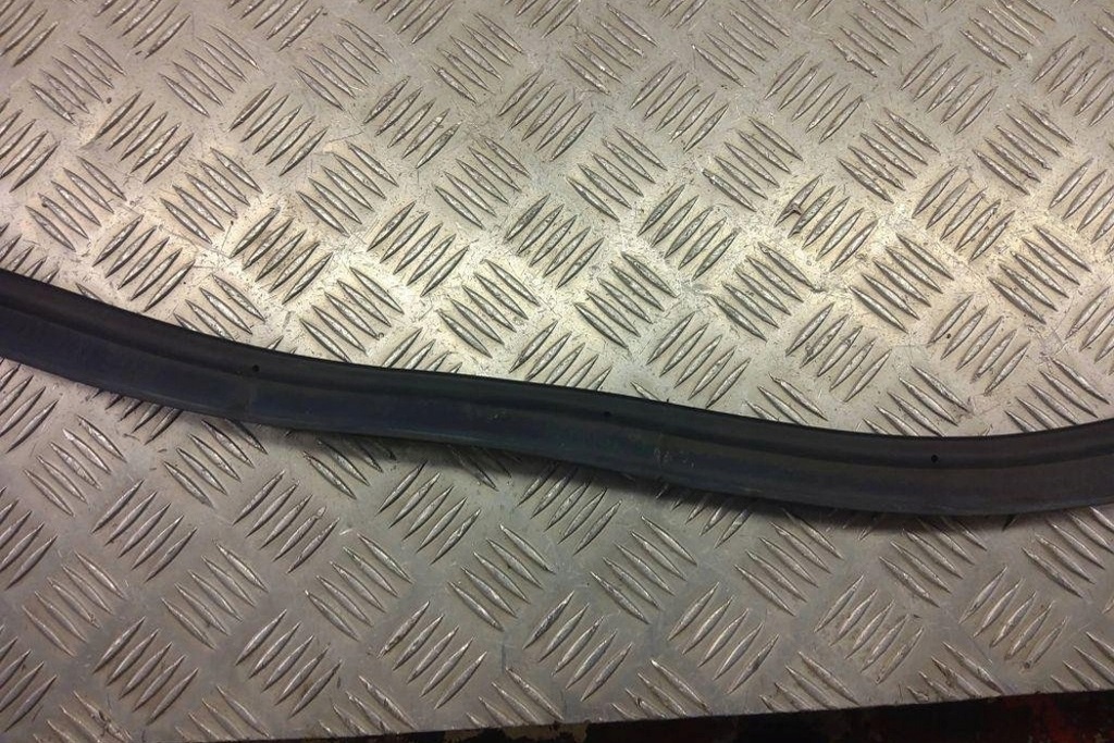 фото №8, Прокладка крышки багажника vw id.3 e11 10a827705b electric 107kw 2021