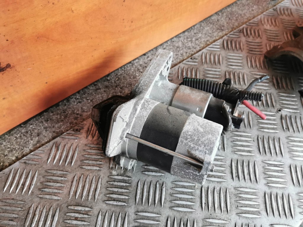 Стартер renault оригинальный номер 233000779r Цена