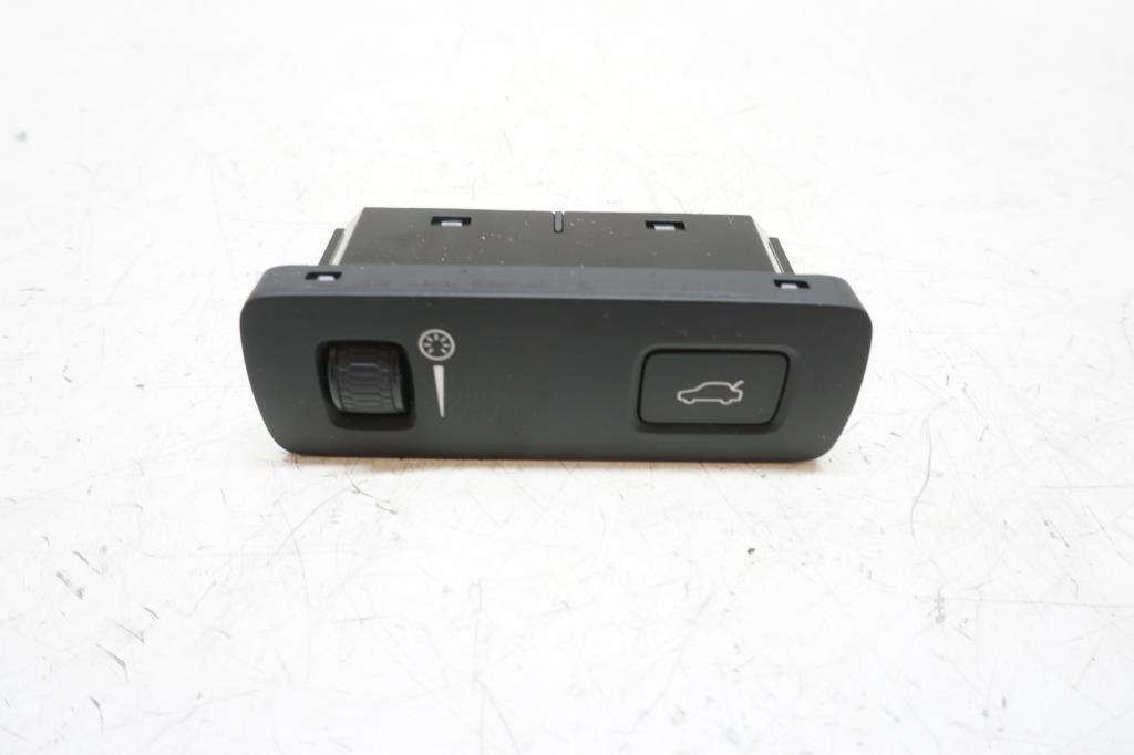 фото №1, Кнопка переключатель крышки volvo xc60 ii b4
