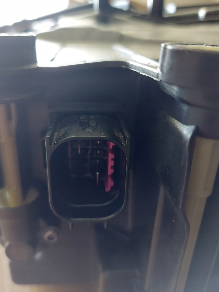 фото №9, Audi q3 лампа перед права комплектна uk 83a941034a led