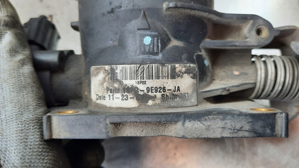 фото №6, Дросельна заслінка ford mondeo mk3 1.8b 02r 1s7u-9e927-ca