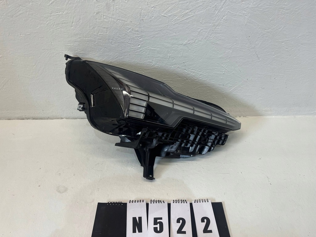 фото №1, Volvo ex30 лампа правая full led 24 -