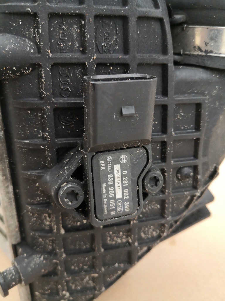 Audi a4 b6 8e0 2.5 tdi v6 інтеркулер лівий 805p Зі Шроту