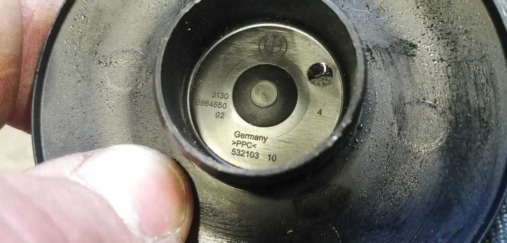 фото №3, Mini cooper f55 f56 заглушка амортизатора 6864550