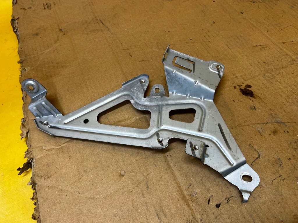 фото №1, Кронштейн кронштейн кронштейн блок керування асистент поперечина руху mercedes gl x166