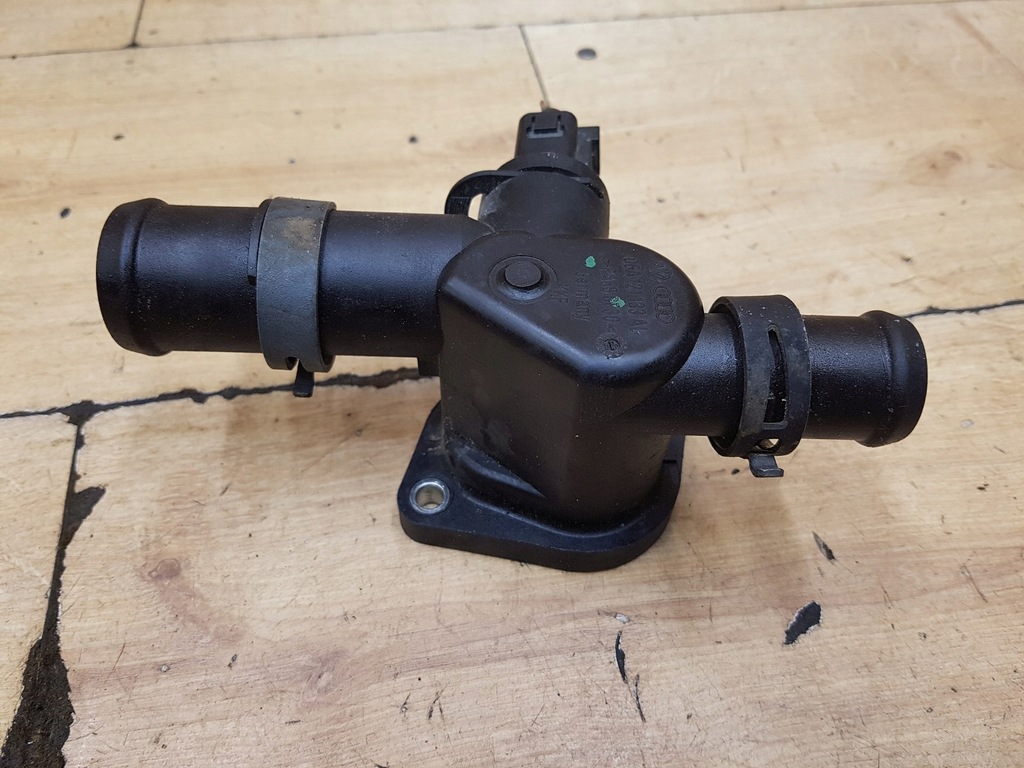 фото №1, Корпус термостата vw golf v plus 1.6 8v