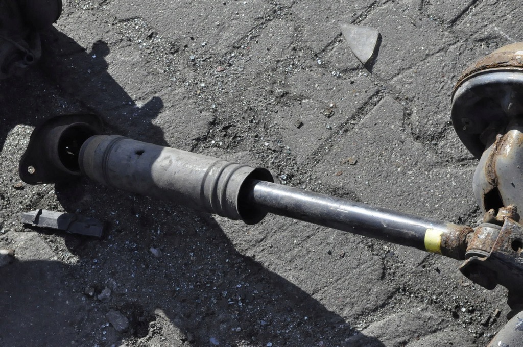 фото №10, Nissan micra v k14 підвіска балка задня гальмівні барабани