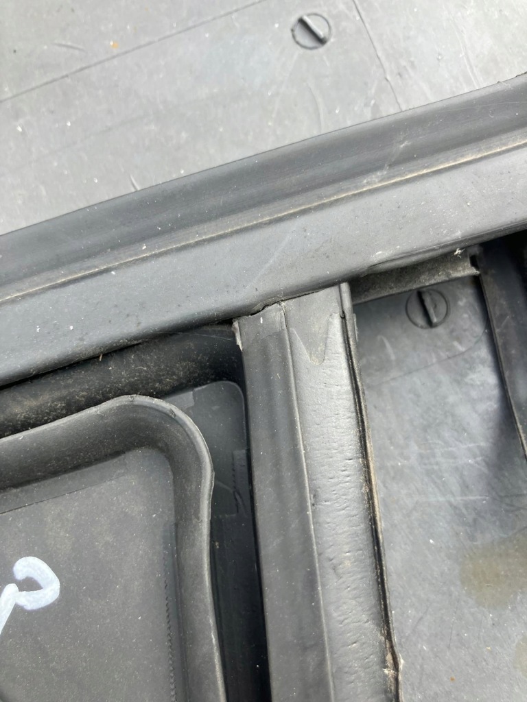 фото №12, Рамка прокладка двері лівий перед peugeot 208 i 3d 9673603380