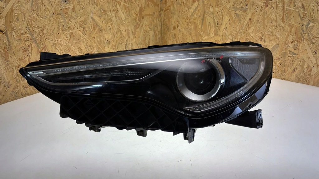 фото №1, Alfa romeo stelvio 2018 лампы передние