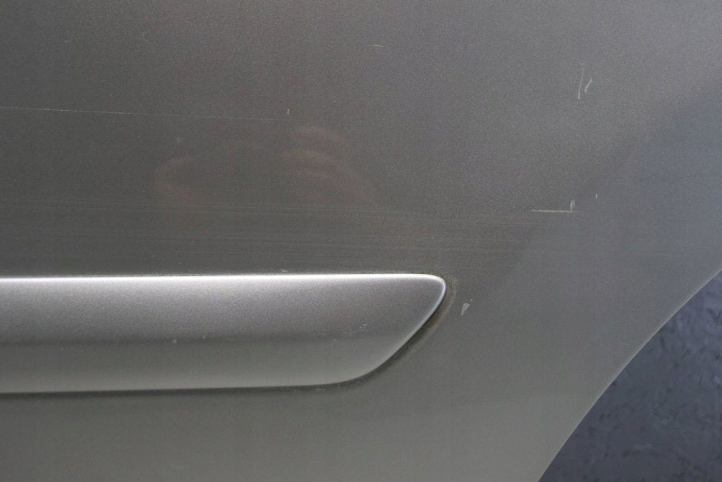 Lexus rx 2 2 дверь левое  задняя 1c0 d1743 в Украине